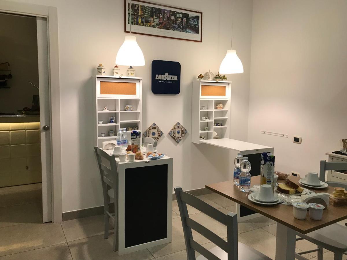 Prestige Acomodação com café da manhã Nápoles Exterior foto