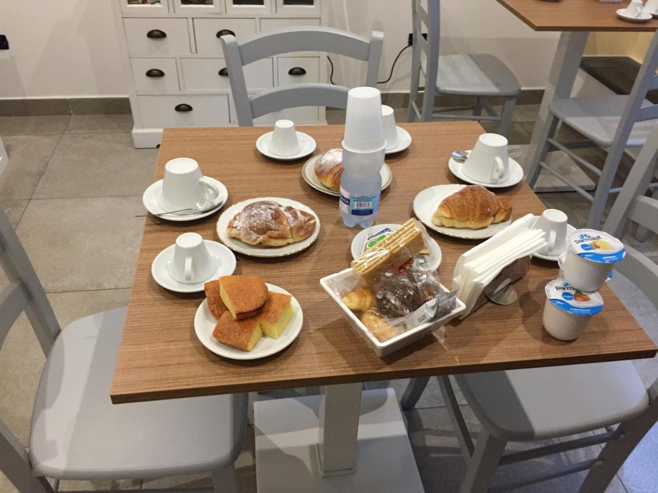 Prestige Acomodação com café da manhã Nápoles Exterior foto